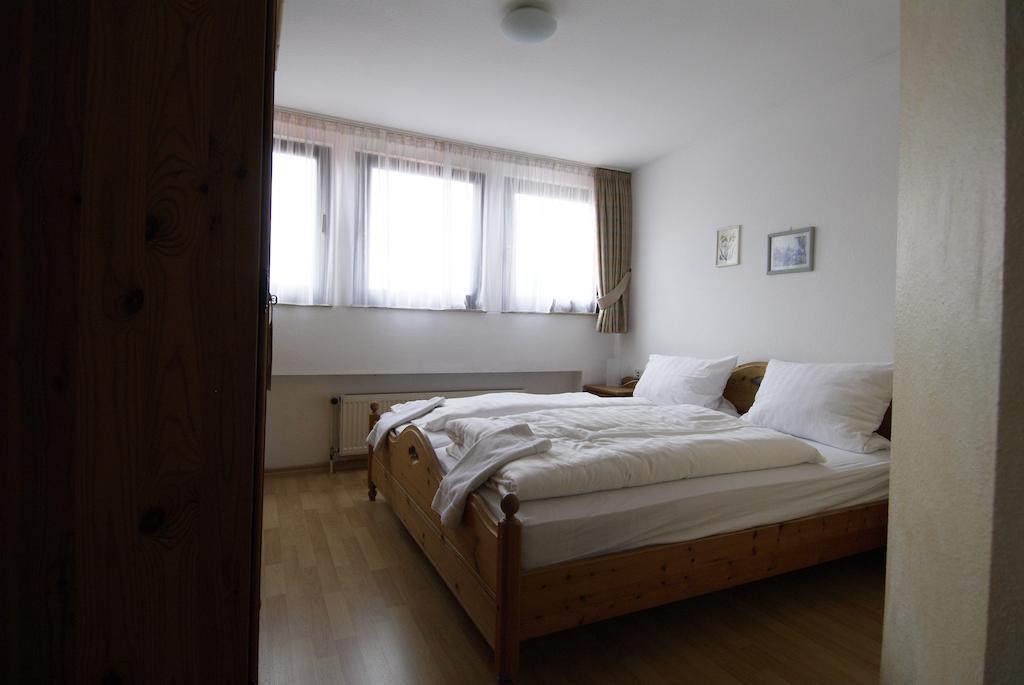 Hotel Regina Цирндорф Стая снимка